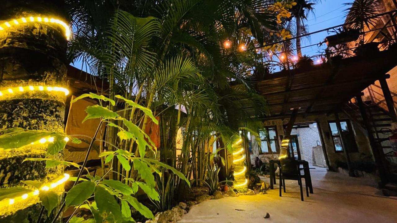 Hotel B&B - 5Th Avenue Playa del Carmen Eksteriør billede The interior of the restaurant