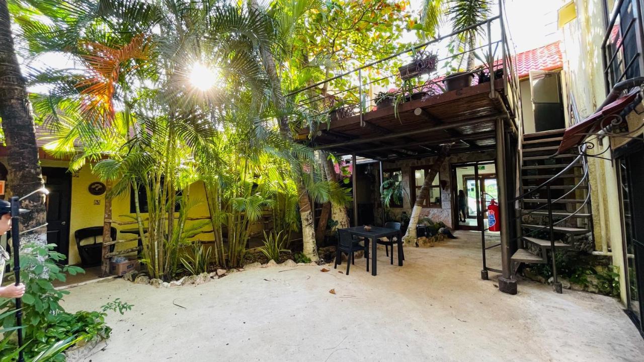 Hotel B&B - 5Th Avenue Playa del Carmen Eksteriør billede The restaurant at the beach