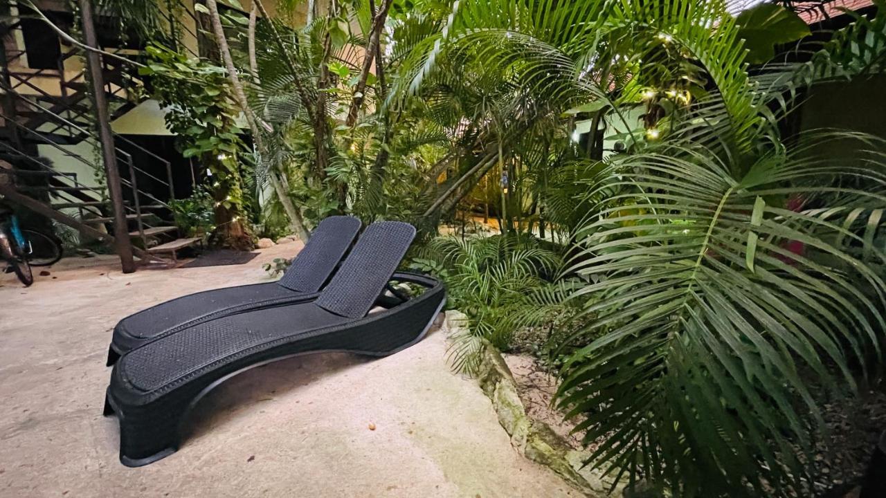 Hotel B&B - 5Th Avenue Playa del Carmen Eksteriør billede The Jungle Spa