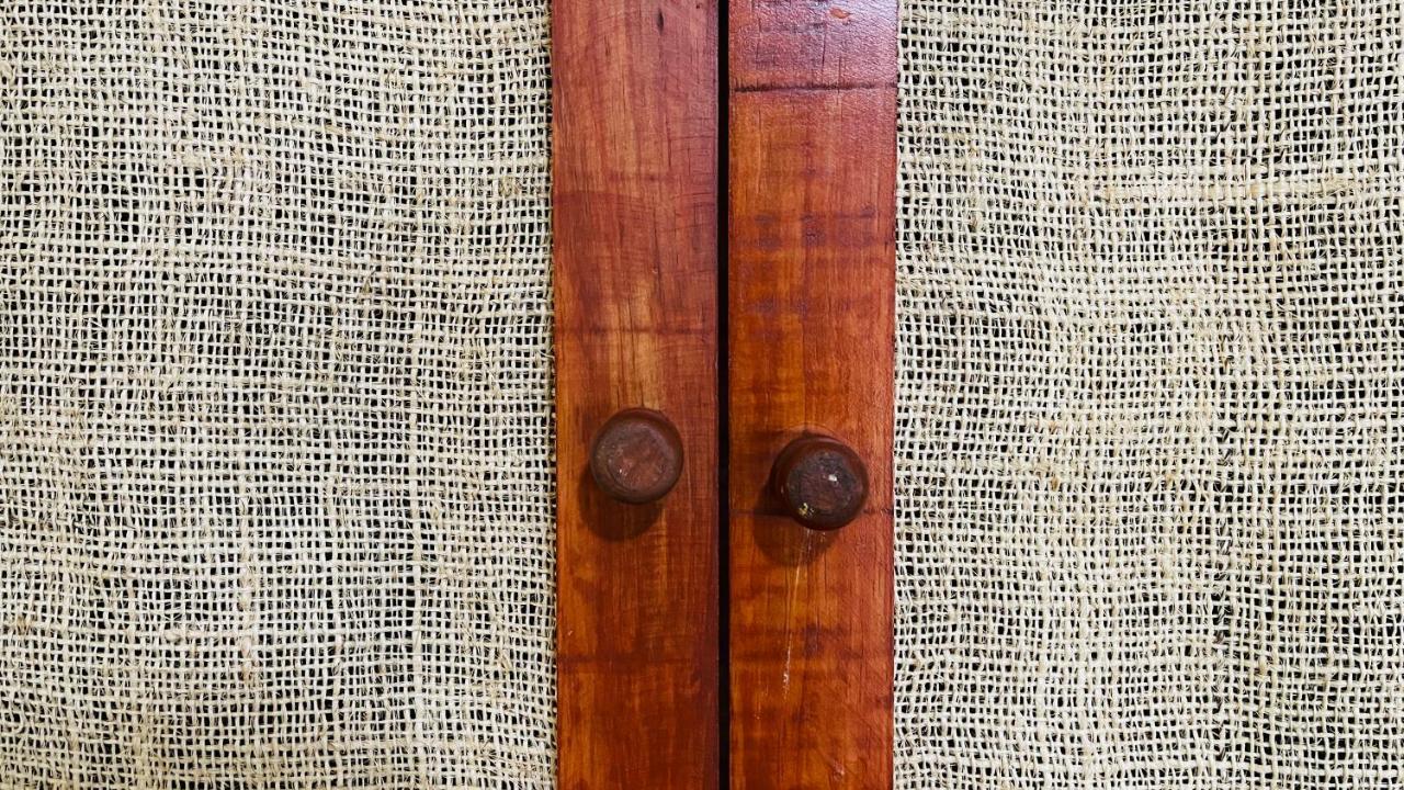 Hotel B&B - 5Th Avenue Playa del Carmen Eksteriør billede Detail of the doors