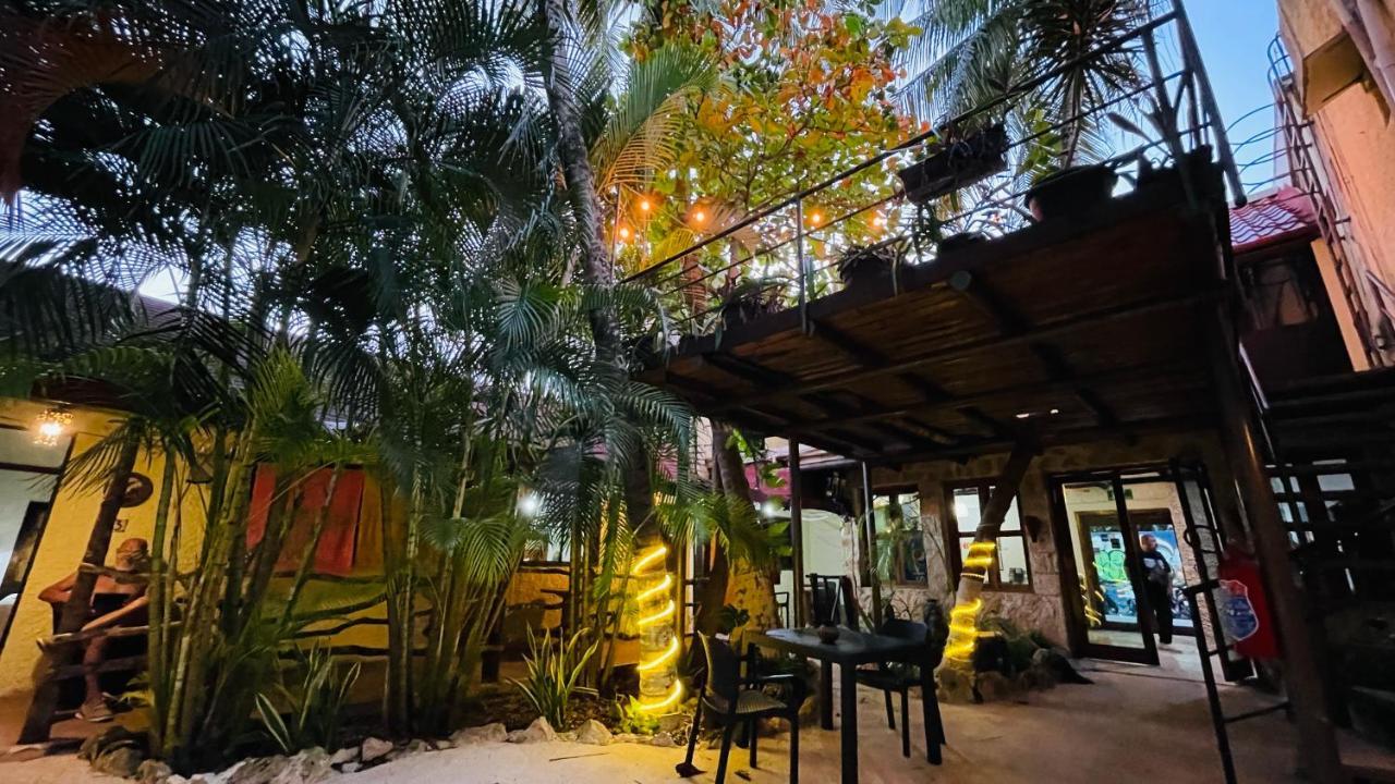 Hotel B&B - 5Th Avenue Playa del Carmen Eksteriør billede The interior of the restaurant